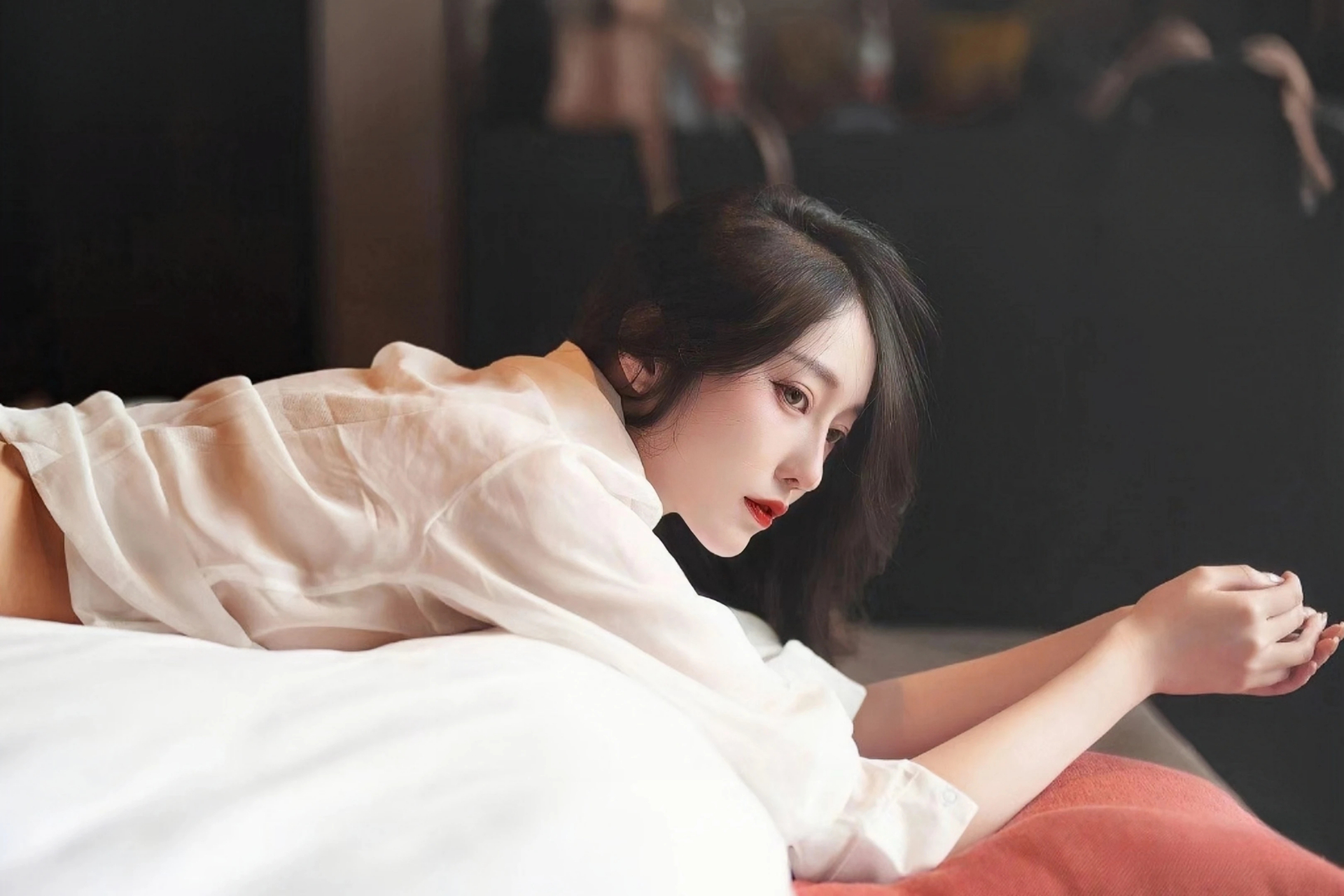 冰岛雷恰角半岛今年第二次发生火山喷发